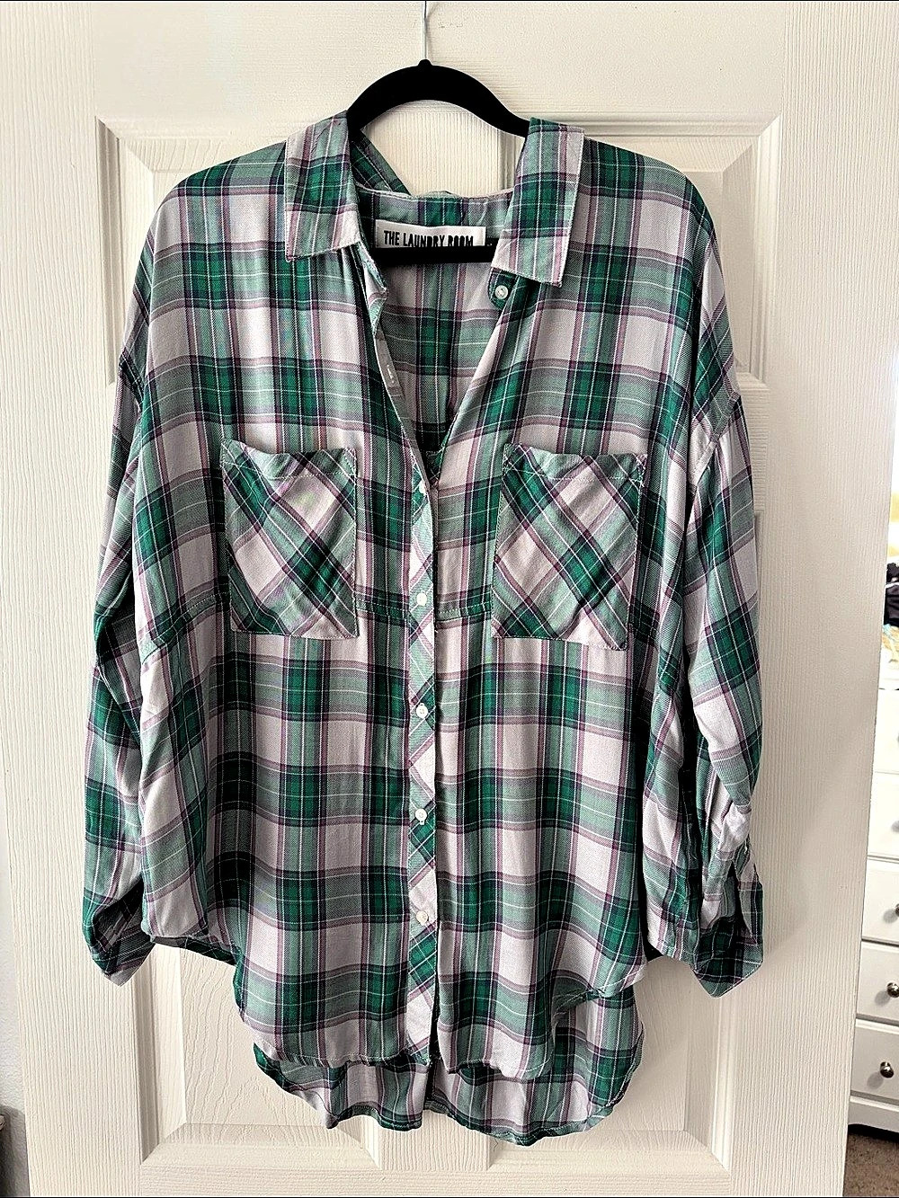 The Laundry Room Plaid Button Down Shirt in Green & White Size Large